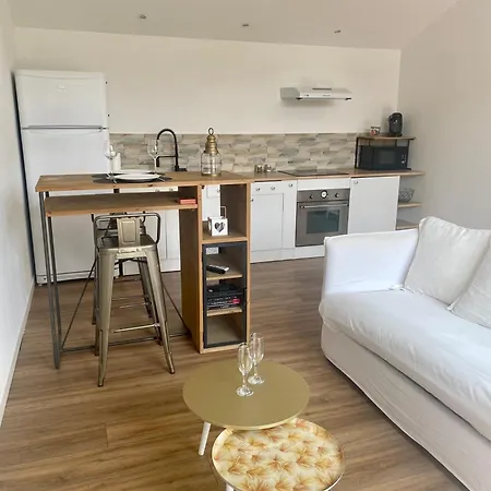 Holiday home Dependance Privee A La Campagne Avec Saint-Cirice